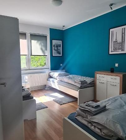 Schoene 2 Zimmer Apartment In Krefeld City, Monteur Wohnung Netflix & Prime Eksteriør billede