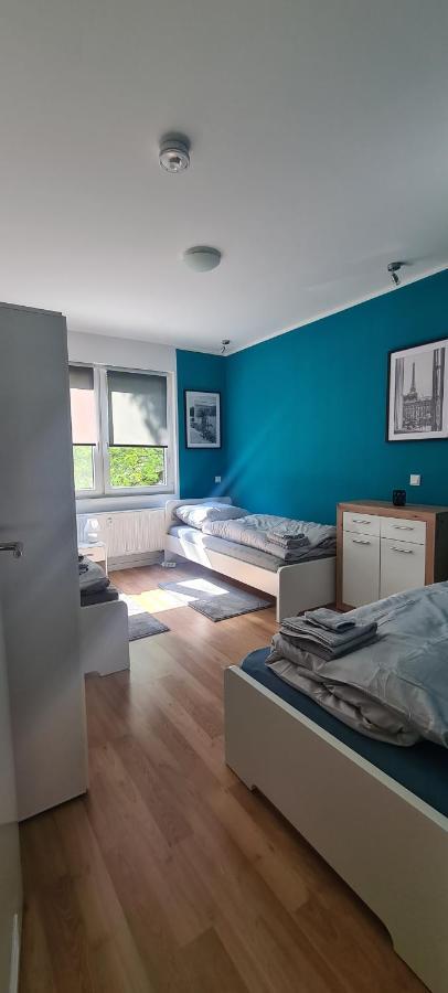 Schoene 2 Zimmer Apartment In Krefeld City, Monteur Wohnung Netflix & Prime Eksteriør billede